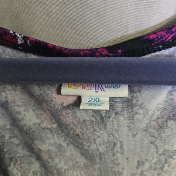 LuLaRoe Riley - Picture 2 of 4
